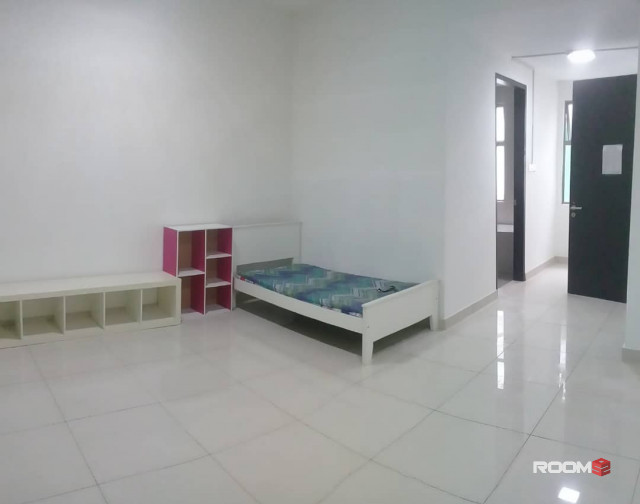Near Top glove & Setia City Mall Single Room
