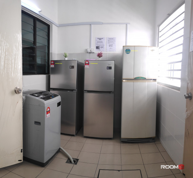 Near Top glove & Setia City Mall Single Room