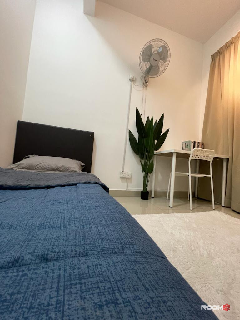 [Low Deposit] Male Single room for rent at Utropolis Glenmarie