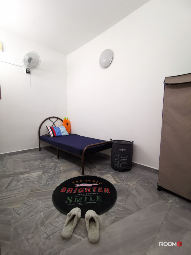Bandar Puteri Puchong Room For Rent! Free WiFi Gate and Guarded Unit! Easy Parking! 🚗