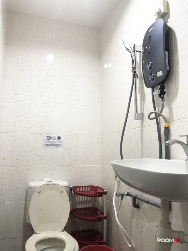 🔥🔥Zero Deposit 🔥🔥 Medium room in Puchong jaya (near LRT station)