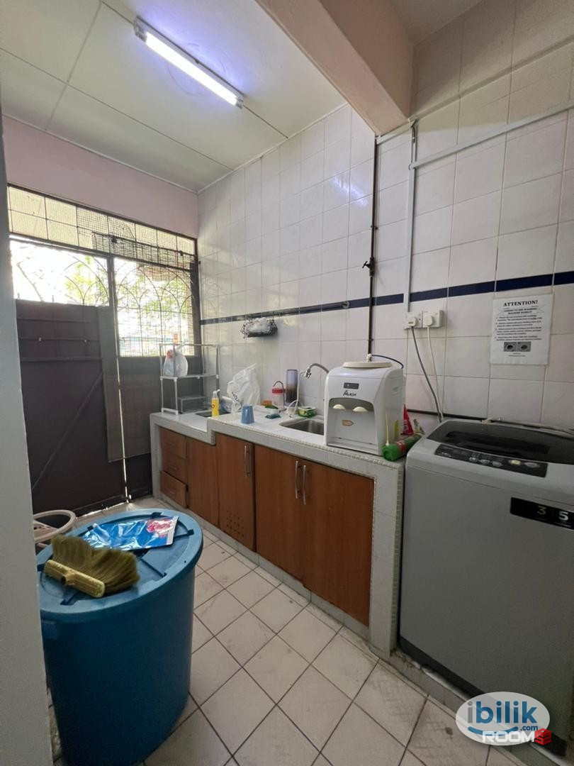 Single Room at Pusat