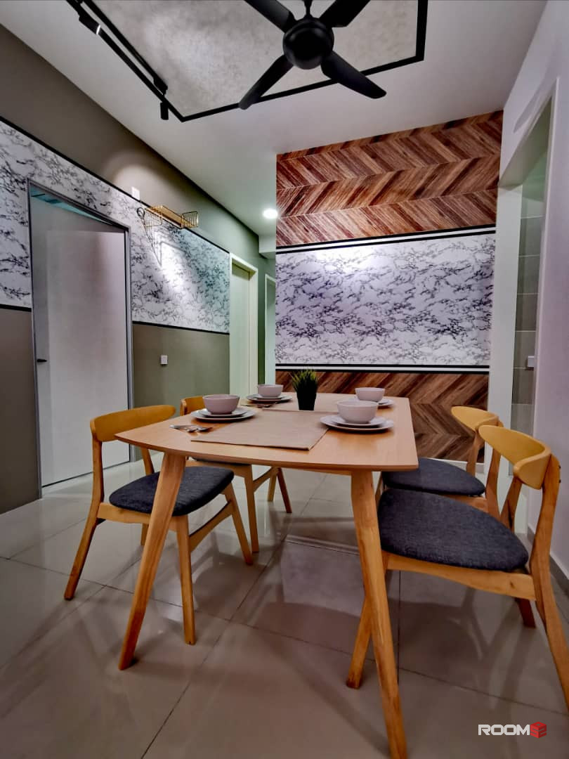 Middle room fully furnished with private balcony @Nidoz Desa petaling