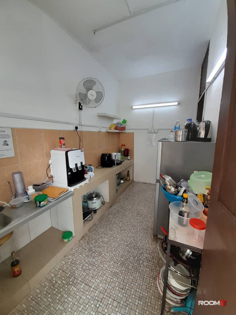 MIDDLE  Room at PJ14, Petaling Jaya