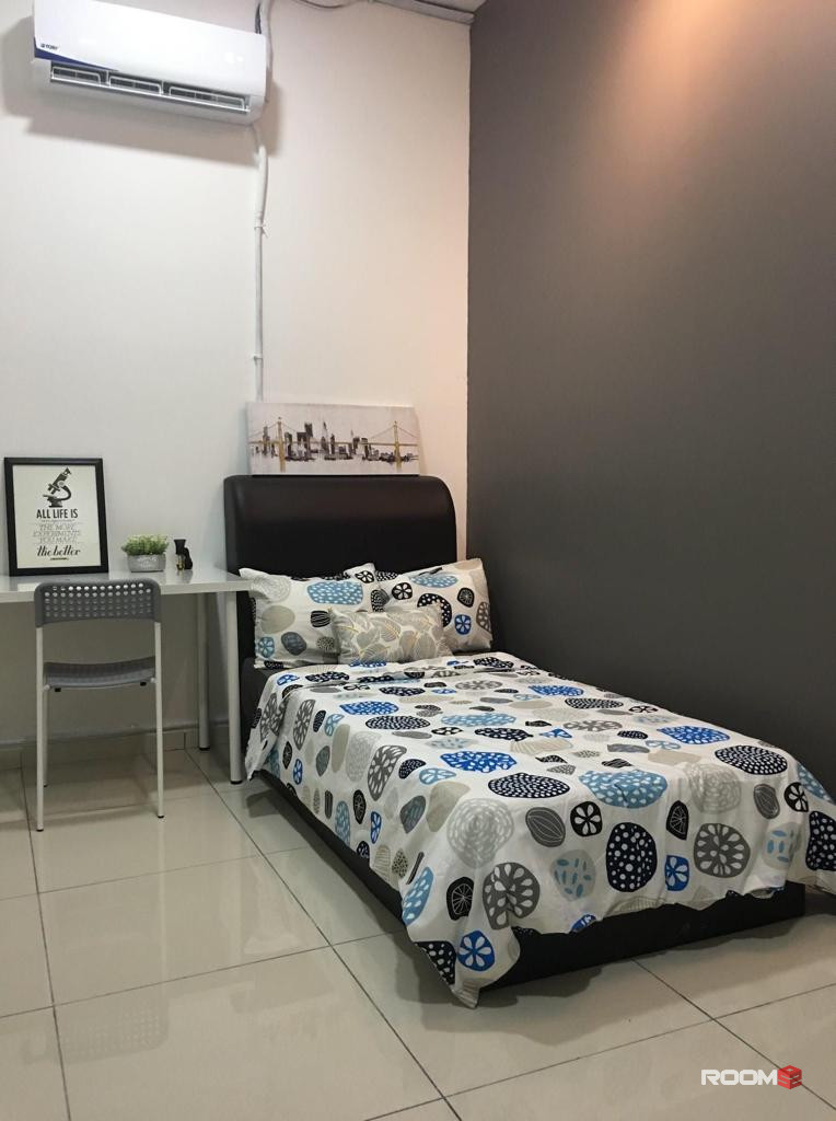 Fully Furnished, Cleaning Service, WiFi, AC, Cozy Single room for RENT at Sendayan, Seremban.