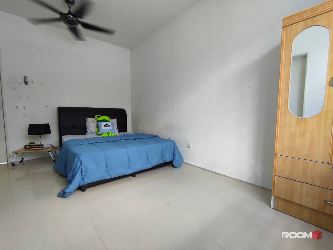 Middle Room at Balakong, Bilik Sewa Balakong [🔥👉 𝐂𝐨𝐮𝐩𝐥𝐞/ 𝐒𝐢𝐧𝐠𝐥𝐞] Tmn Mesra Utama, Cheras Selatan, C180