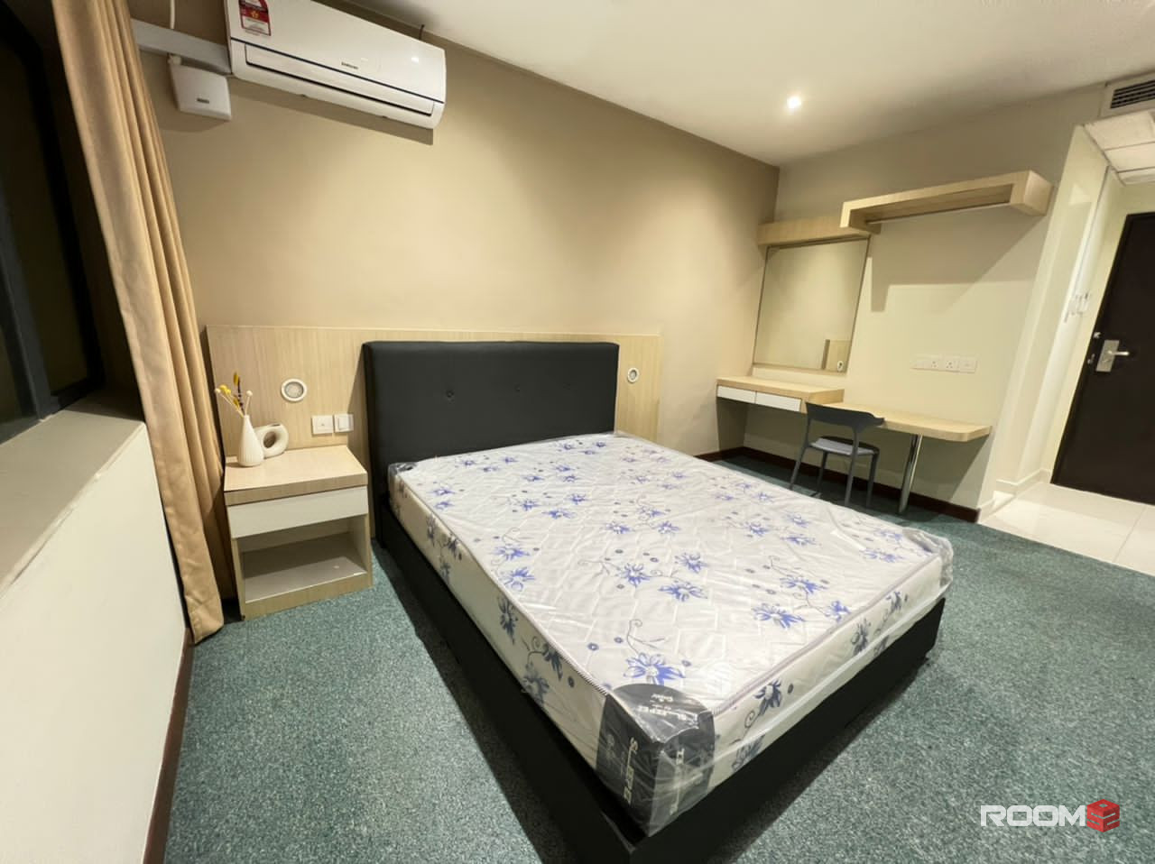Private Master Room for rent at Phoenix Hotel, Pudu