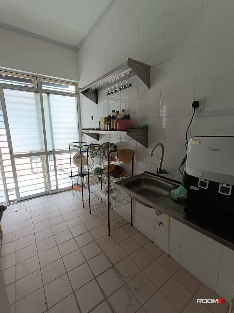 One Month Deposit Only 😄 Middle Room in Setia Impian, Setia Alam with Free WIFI 📶