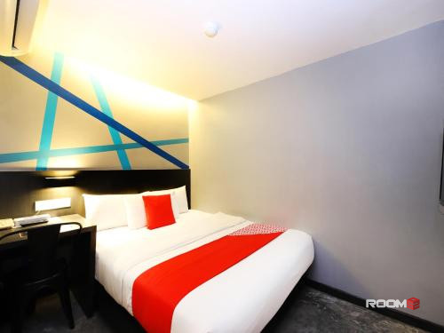 Room for Rent at Bukit Bintang Near Monorail Station