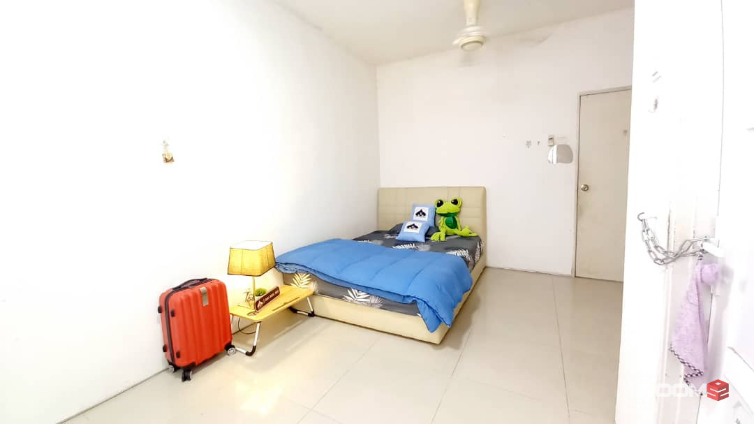 Middle Room at Balakong, Bilik Sewa Balakong [🔥 👉 𝐍𝐨𝐧-𝐬𝐡𝐚𝐫𝐢𝐧𝐠] Tmn Mesra Utama, C180, Symphony Tower, AEON