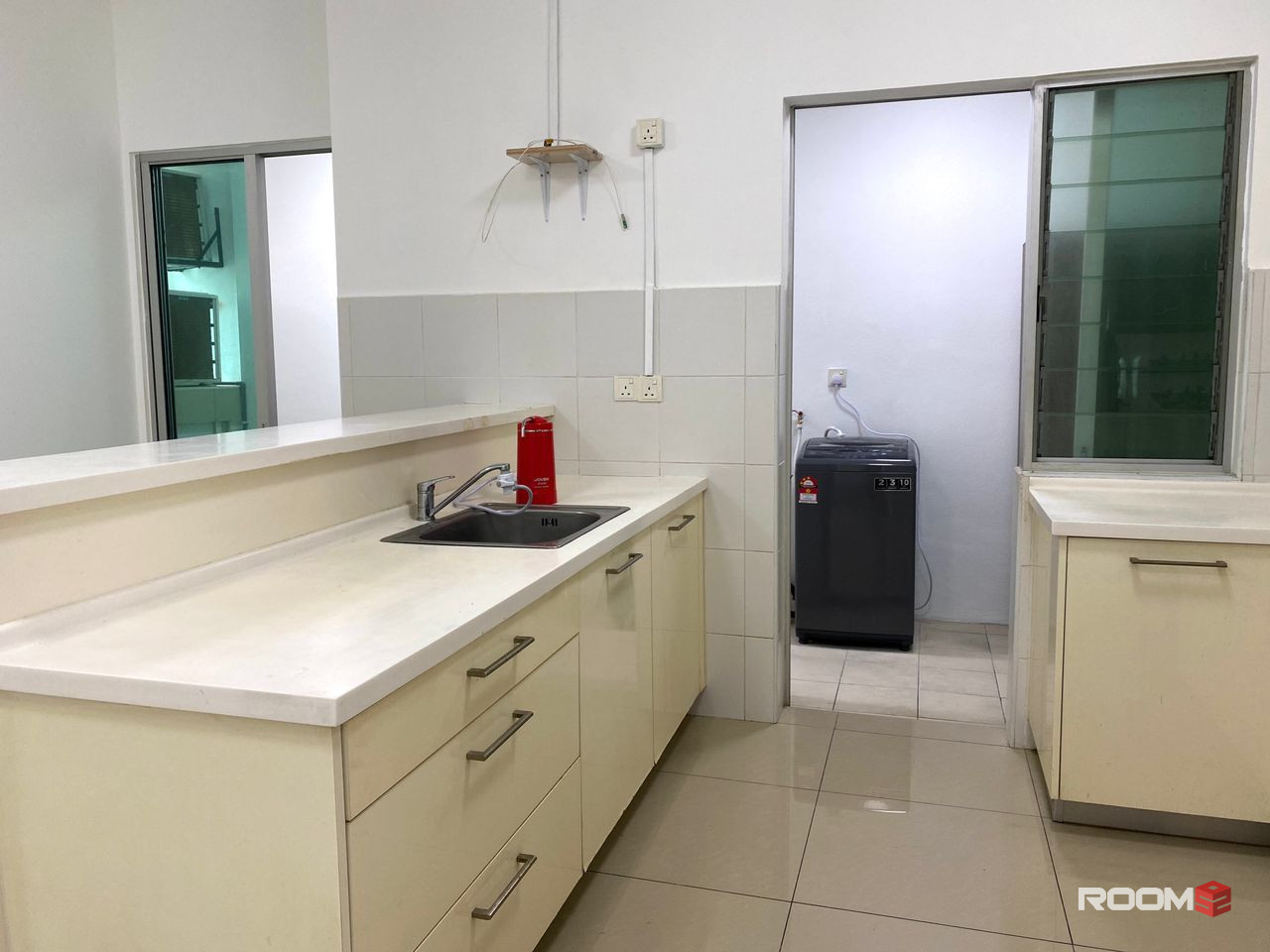 CASA TROPICANA/MEDIUM ROOM/FULLY FURNISHED/LRT STATION