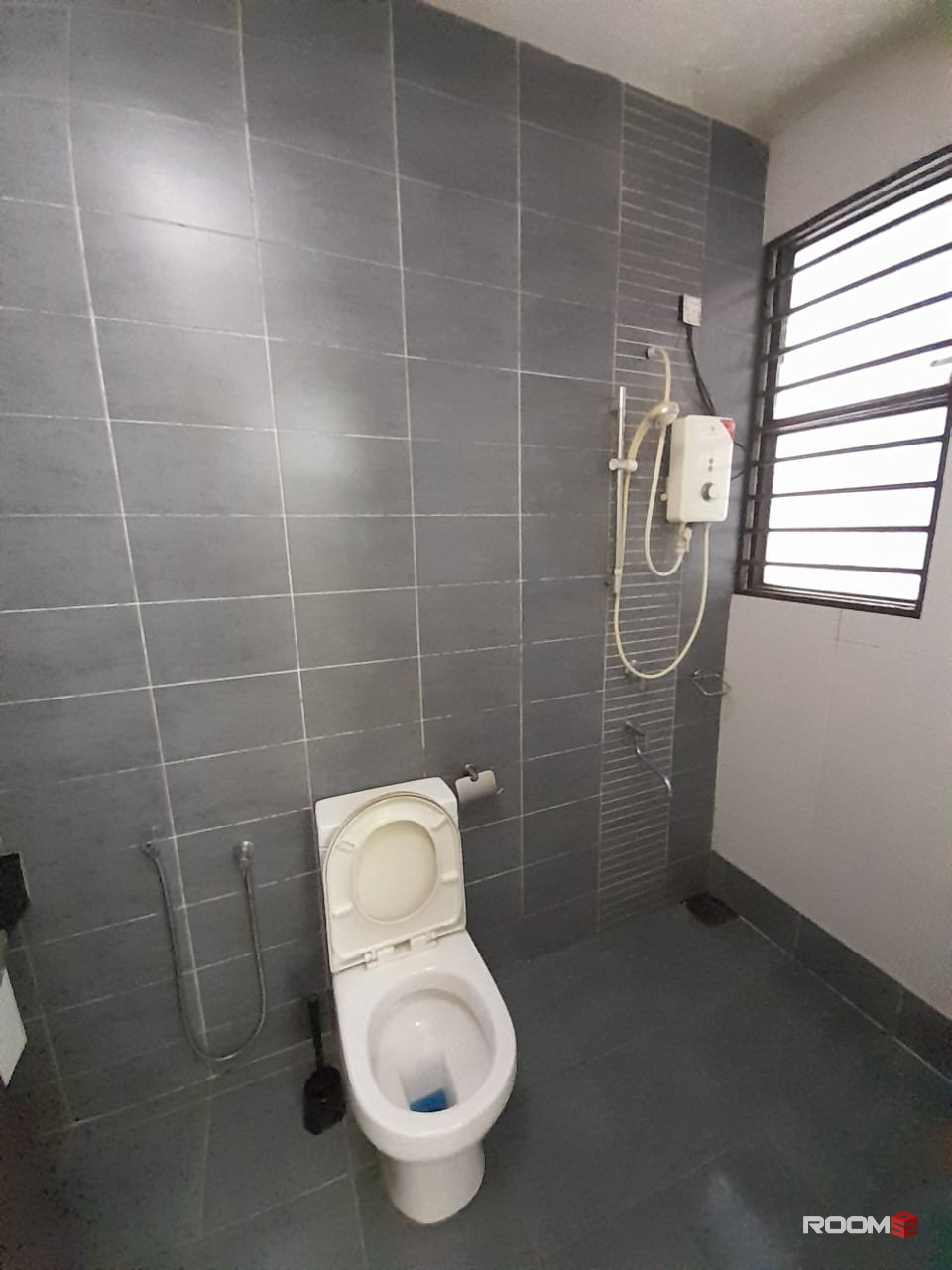 🤩 Available Middle Room with Private Bathroom for Rent at Alam Impian,Shah Alam with High Speed WI-FI & Cleaning Ser