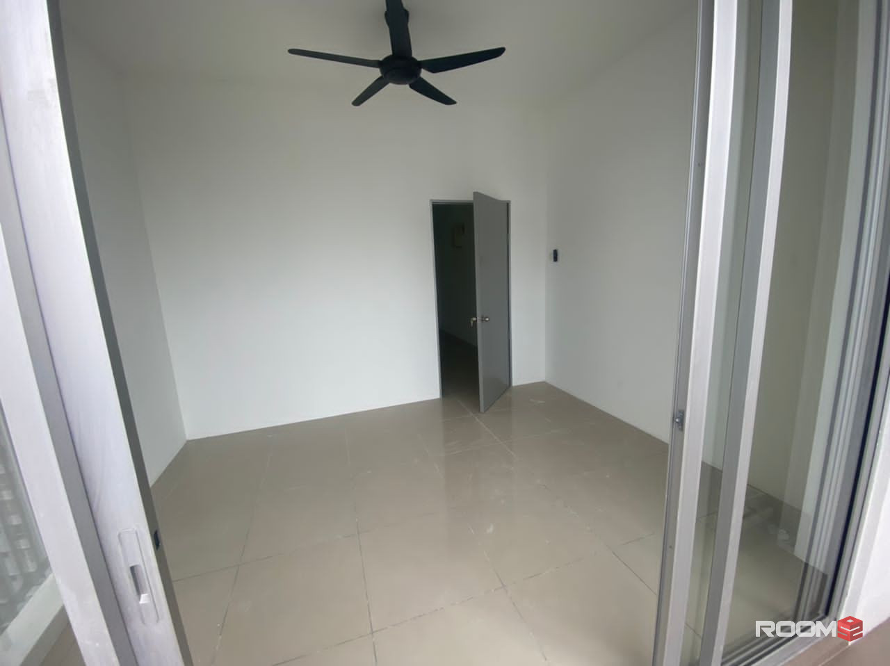 Splendor, Private Balcony room, UTILITIES INCLUDED, UTM, KL, Semarak