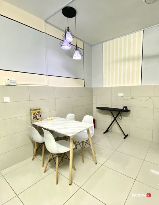 🏡MOST SOUGHT AFTER ROOM!🥰PREMIUM QUEEN SUITE! Prisma Cheras Condo