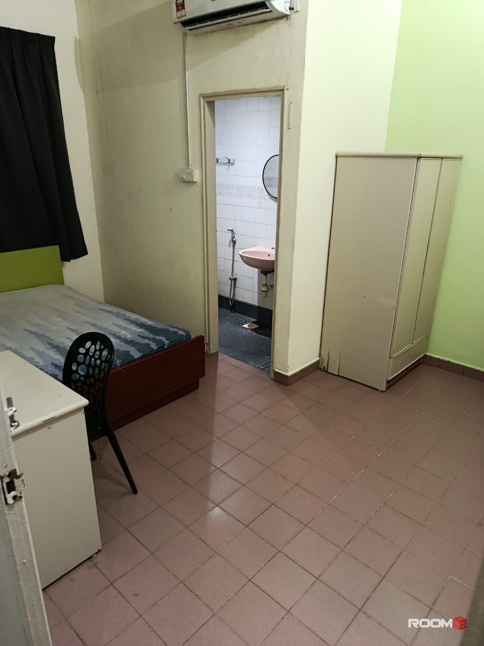 Zero Deposit 🚀 3 Min to UUM KL 🚶 Private Room + Bathroom 🚽🔥