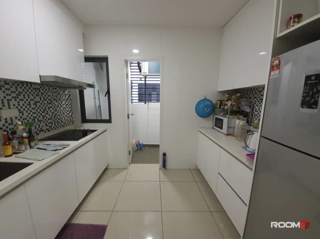 🔥Modern Executive Private Master Bedroom with Bathroom Attached ✨Bills Included+Free Monthly Cleaning🔥ShahAlam UOWKDU