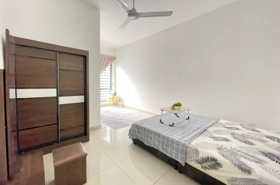 Middle Room at Bandar Puteri Bangi, 🔥 👉 Bilik sewa Bangi [Free WIFI, Near KTM] The Terresse, Bdr Puteri, BSP, Nilai