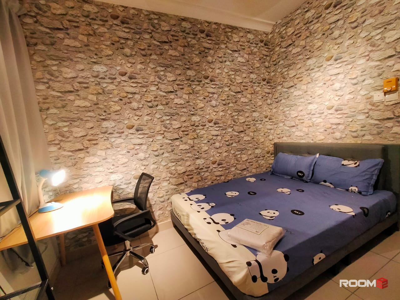 Female unit @ Pacific Place Ara Damansara medium Room