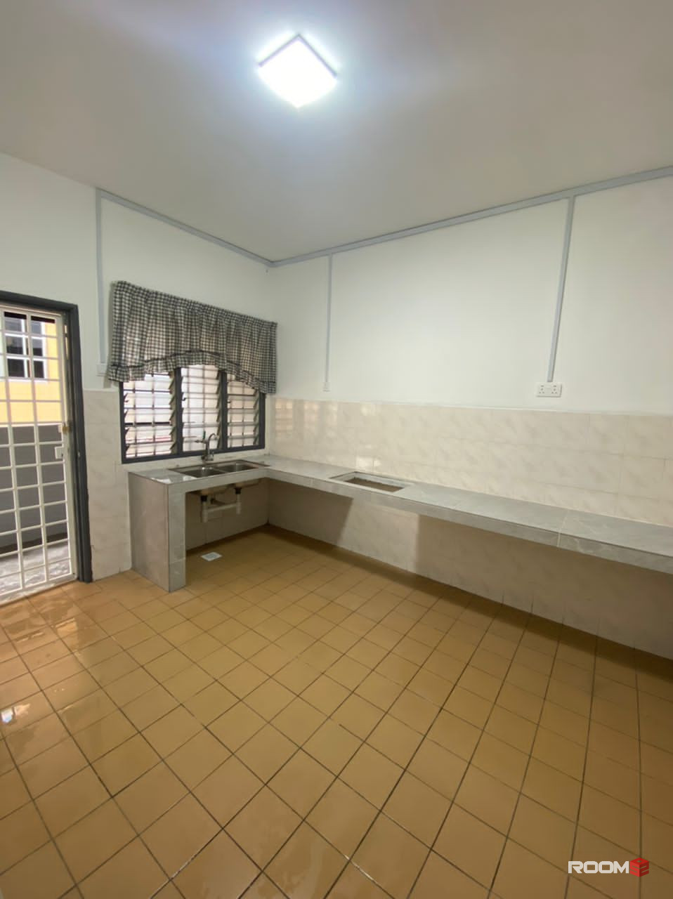 Newly Renovated Double Storey LEP 4/15 Taman Lestari Putra