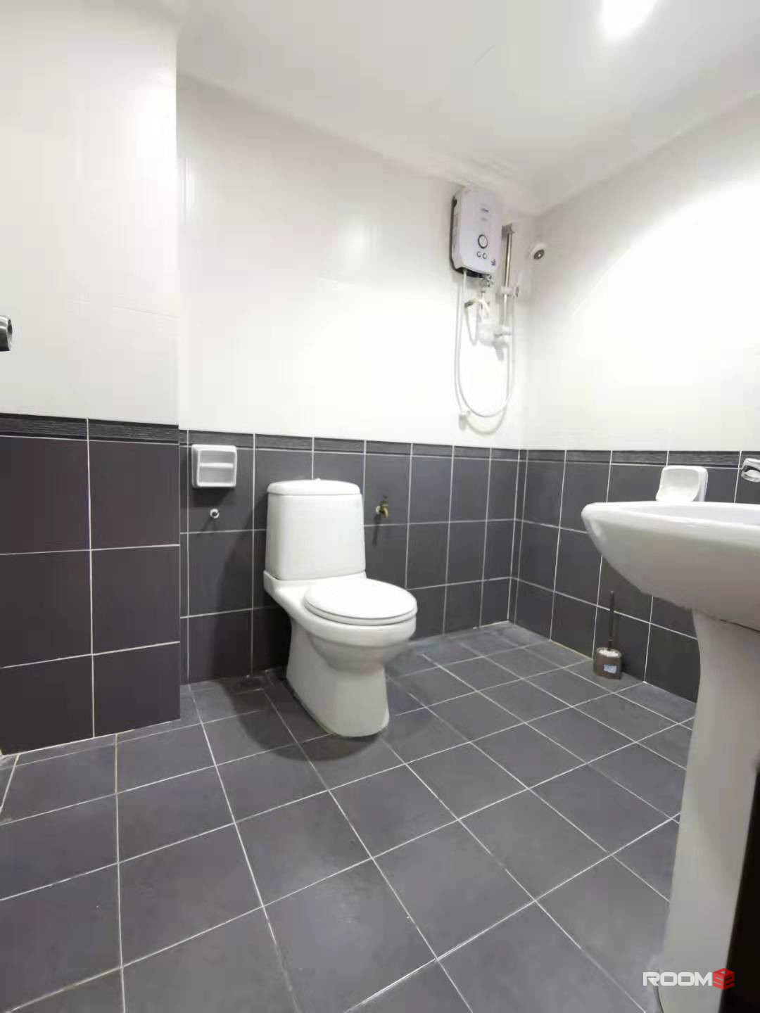 Exclusive Fully Furnished Master Room @ Sunway Court Pjs 7 [Prefer Female] with private bathroom