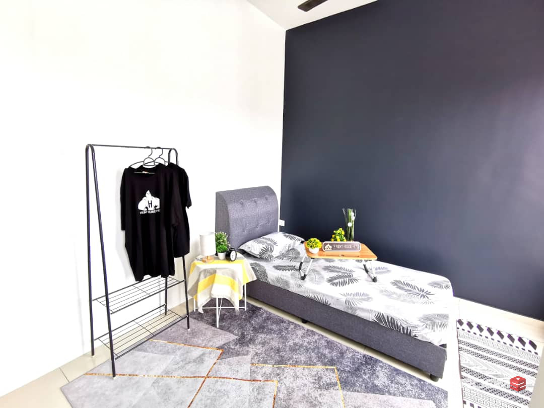 Single Room at Sendayan, Seremban [👉𝑺𝑨𝑳𝑬 𝑴𝑬𝑹𝑫𝑬𝑲𝑨 !! 🔥 ]Bilik Sewa Sendayan [Female] Suriaman 3, D'Tempat