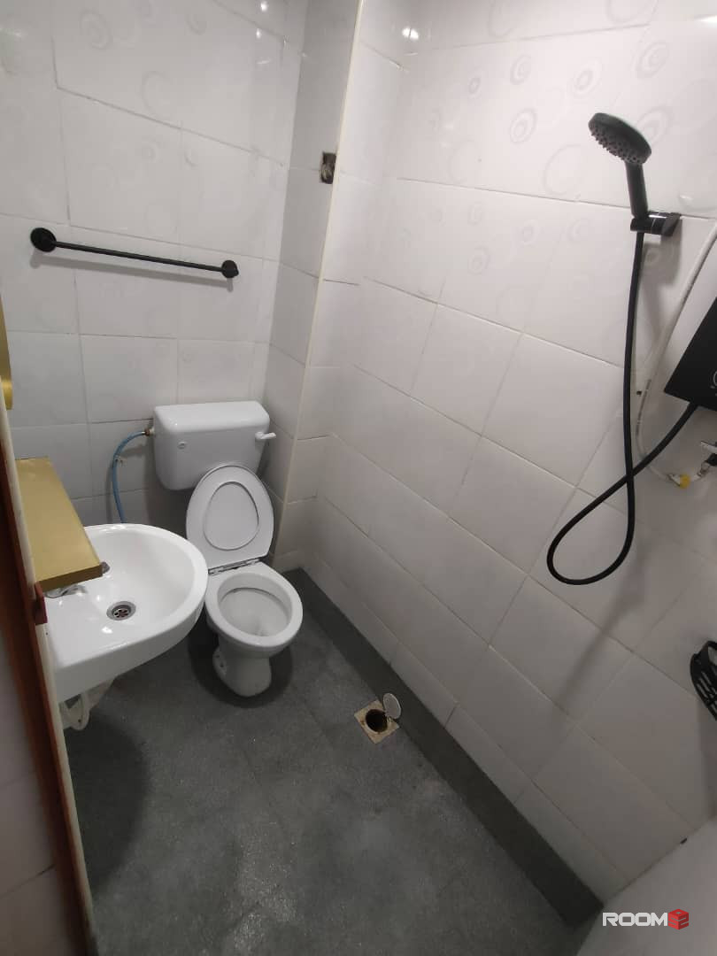 1 Stop to Bangsar 🚎 Low Deposit Private Bathroom 🔥