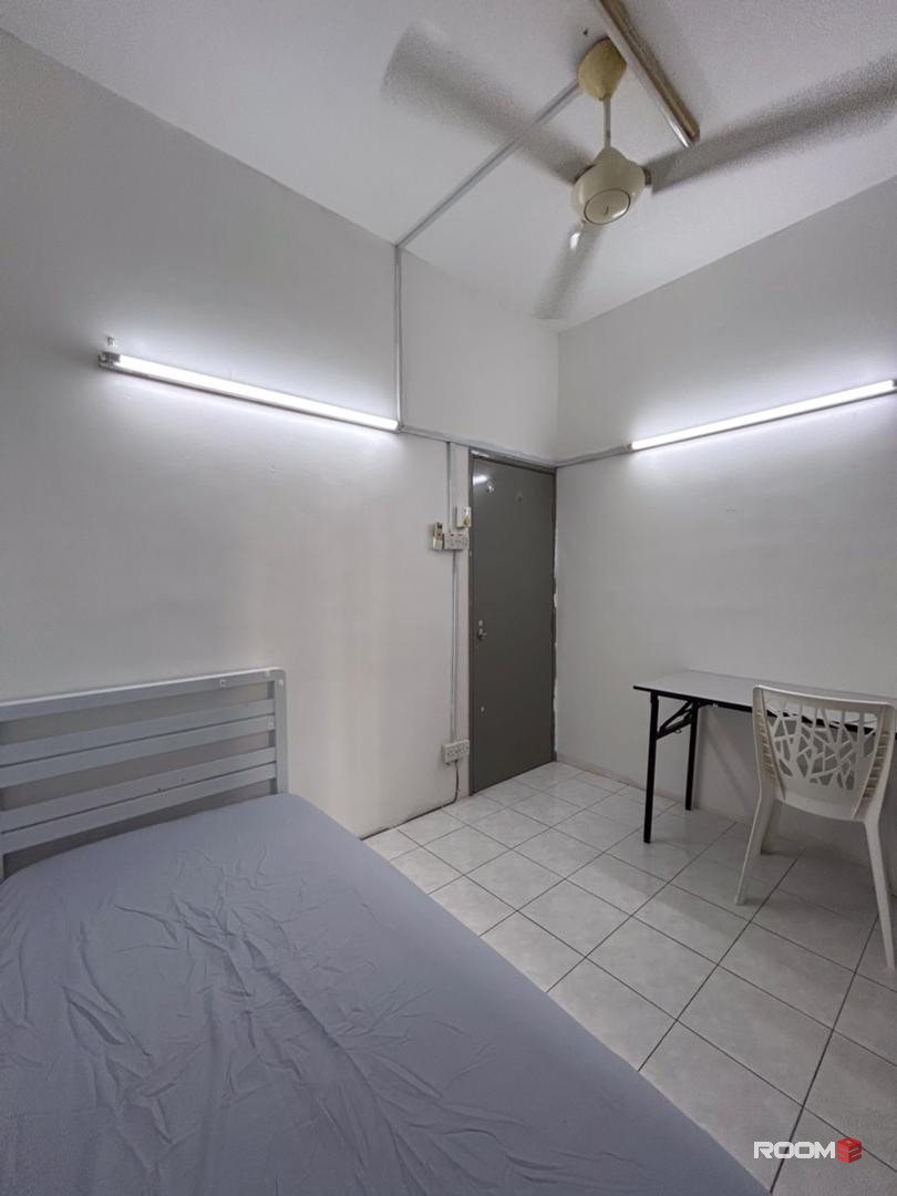 🔥 Middle Room For Rent @ SETIA ALAM 🔥