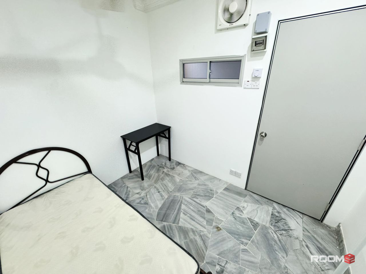 SINGLE ROOM FOR WORKING ADULTS AT BANDAR UTAMA