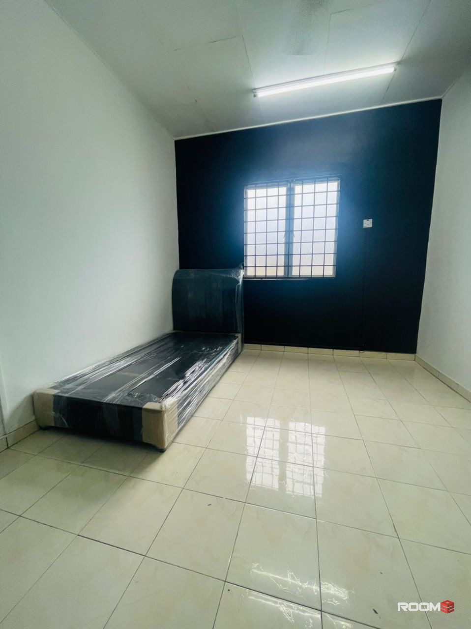 Single Room at Taman Bukit Serdang [🌟👉 𝟏 𝐁𝐔𝐋𝐀𝐍 Deposit] Seri Kembangan Bilik Sewa Seri Kembangan [LRT/ MRT/ KTM]