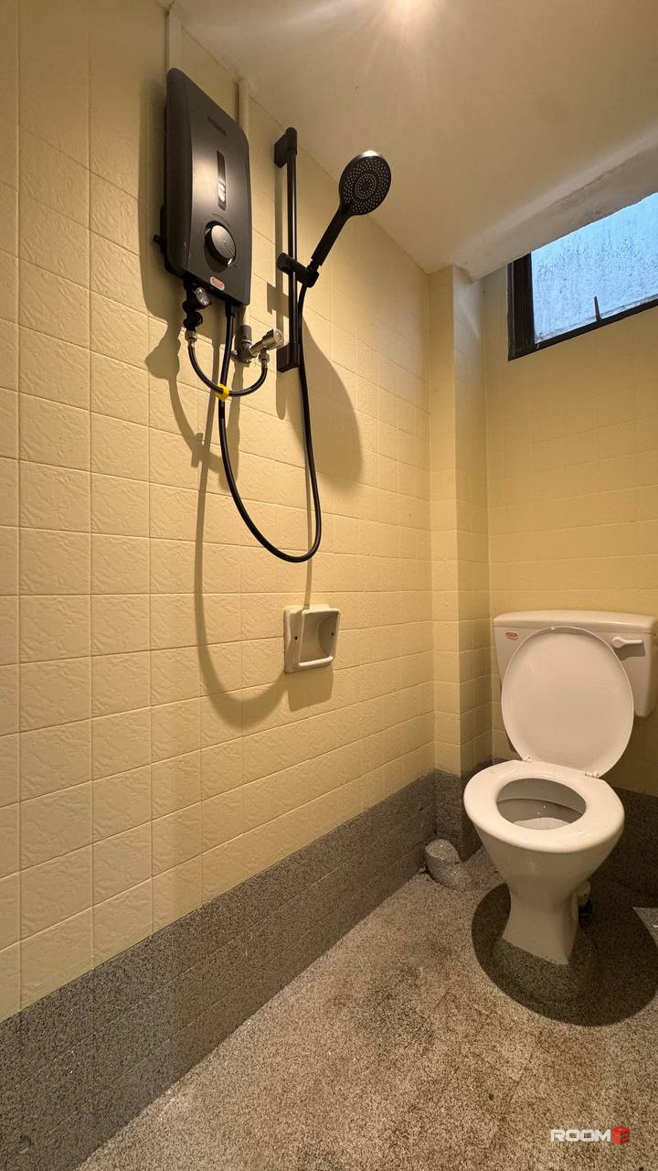 Spacious Co-Living Room MERDEKA PROMOTION‼️6Mins🚶‍♂️to Chow Kit MRT Station
