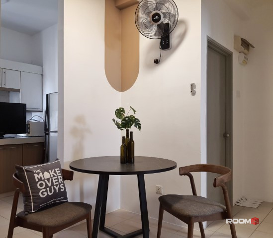 Casa Subang Medium Room For Rent
