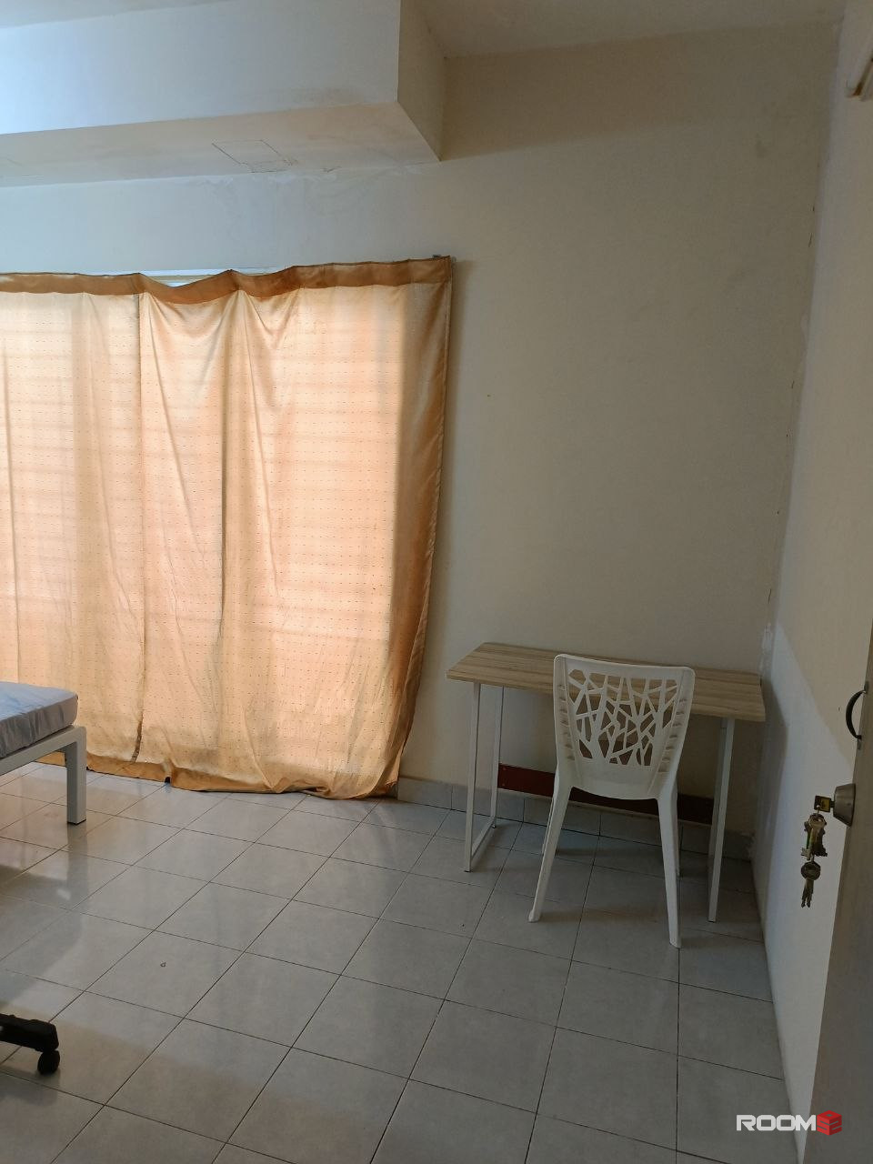 10Mins🚶‍♂️to Columbia Asia Hospital | Private Middle Room Kota Kemuning✨ Easy Move in🗝️