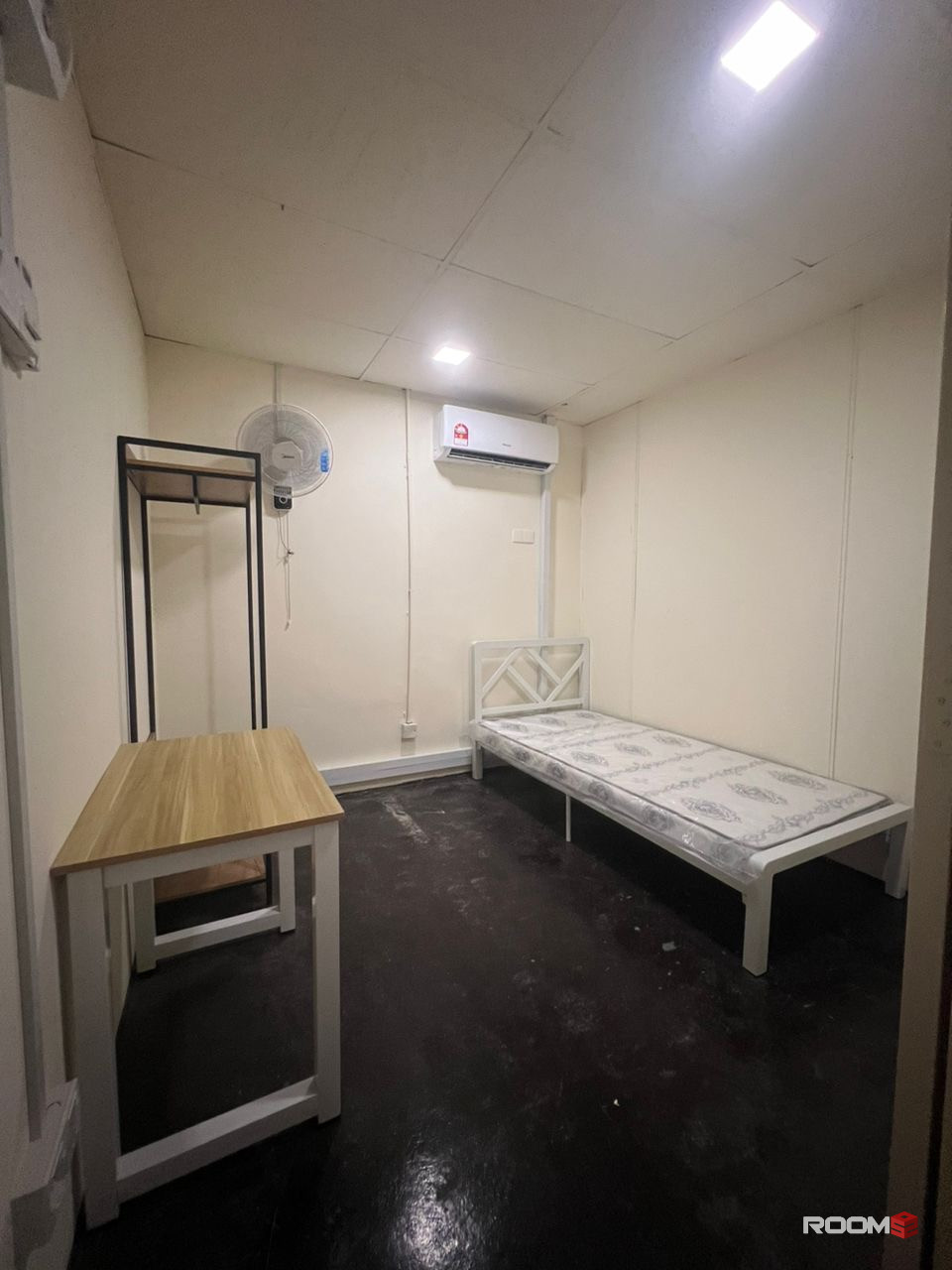 Room For Rent At SS15 walking distance to LRT & Inti College
