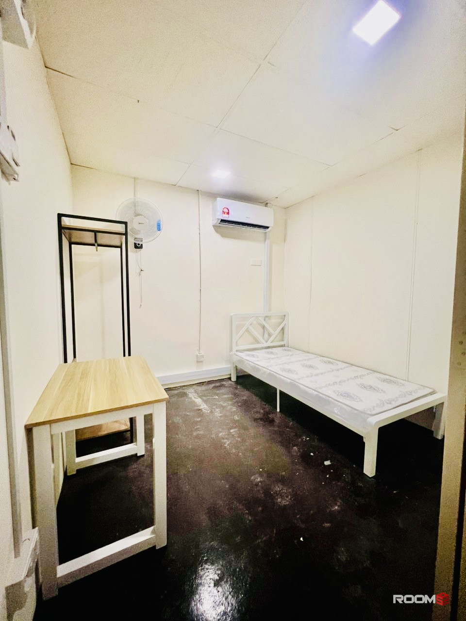 Room For Rent At SS15 walking distance to LRT & Inti College