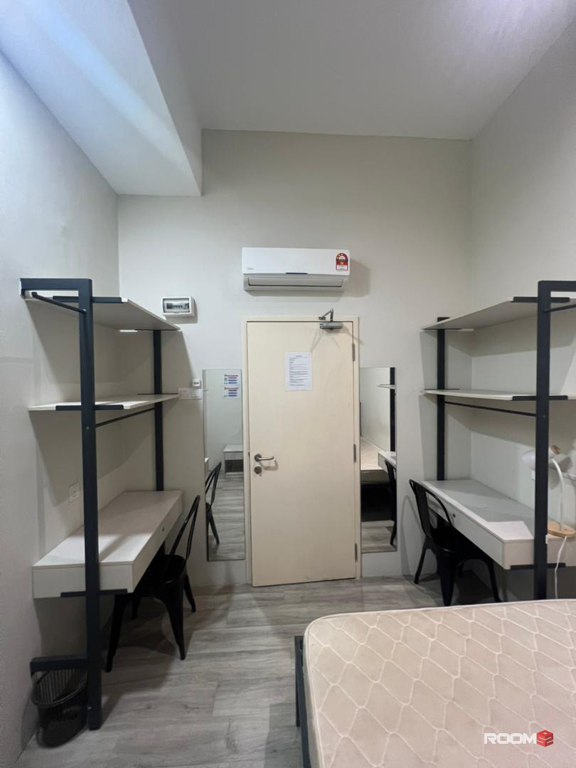 Queen Middle Room Rent ZERO0️⃣% DEPOSIT in USJ 21 Subang Jaya