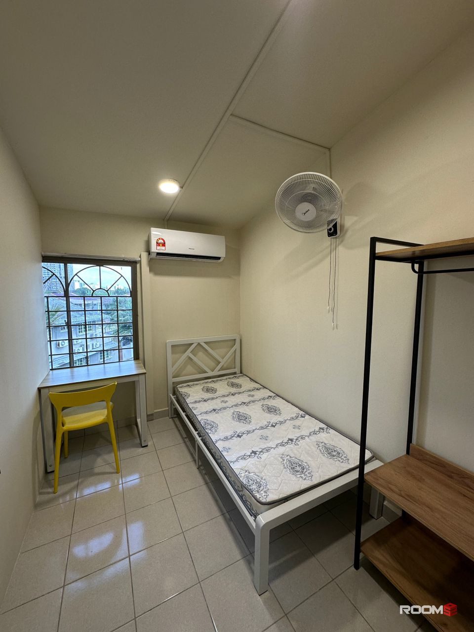 FEMALE UNIT Single Room at SS1, Petaling Jaya 5 mins walk toLRT Taman Bahagia 📣📣 Fully Furnished,High Speed Wifi