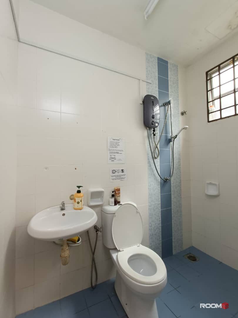 Female Unit Middle Room at Setia Alam , Klang HOTUNIT