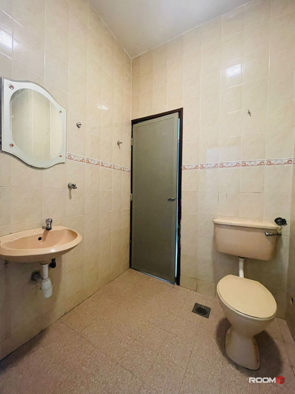 Single Room at Taman Bukit Serdang, Seri Kembangan 🔥 👉 Bilik Sewa Seri Kembangan [30% off] Tmn Bkt Serdang, Serdang