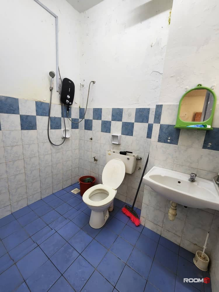 ✨SINGLE ROOM @ SERI KEMBANGAN ‼️MOVE IN IMMEDIATELY ZERO DEPOSIT ‼️