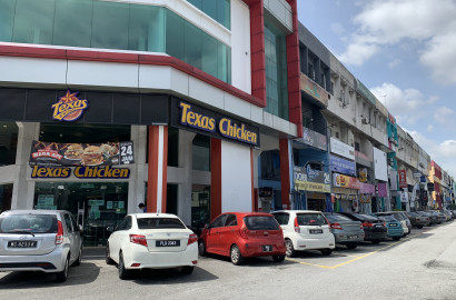 This Is Not Just A Rent!🙅🏻‍♂️ It's A Living! 🌞 Huge Room With Queen Bed At Damansara Utama !