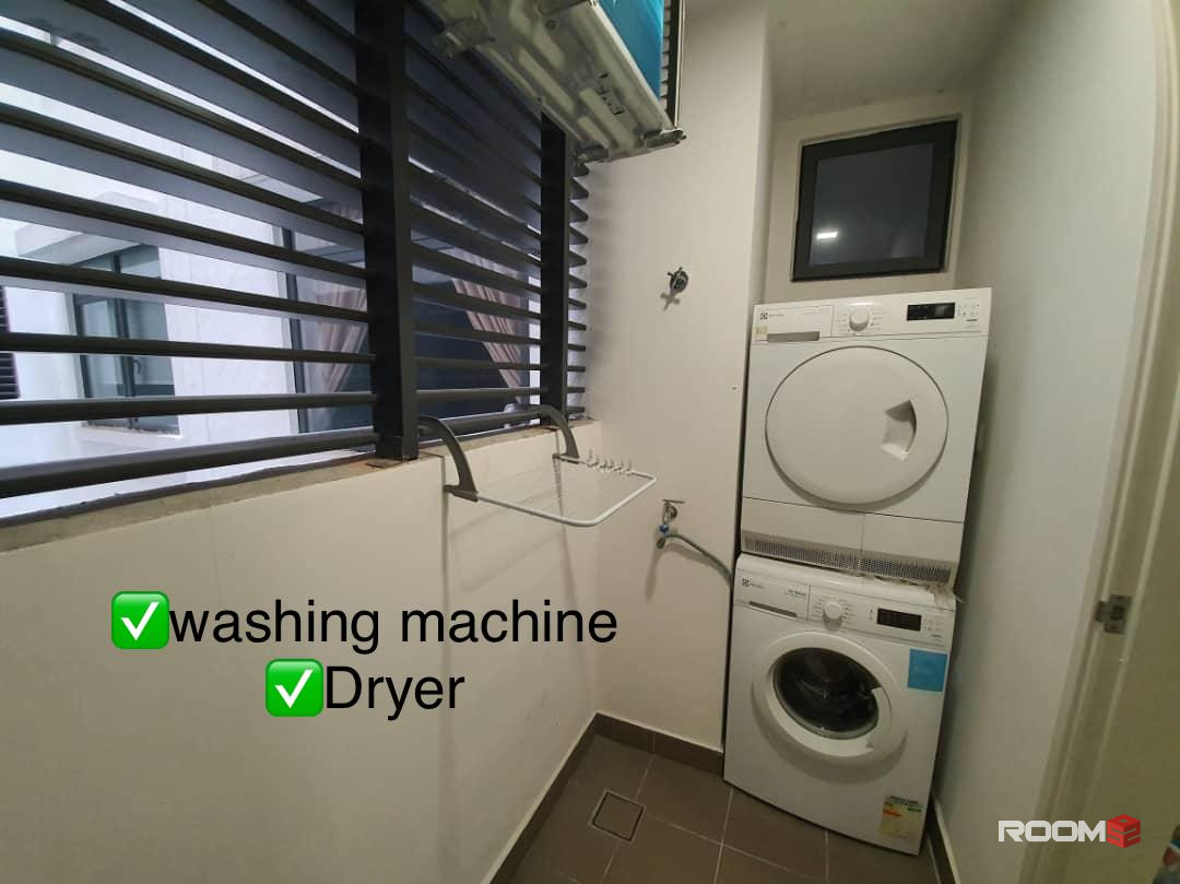 [Private🛁] Master Room for Rent @Utropolis SUITES 1 Shah Alam beside UOW, 🆓💧📶🧹
