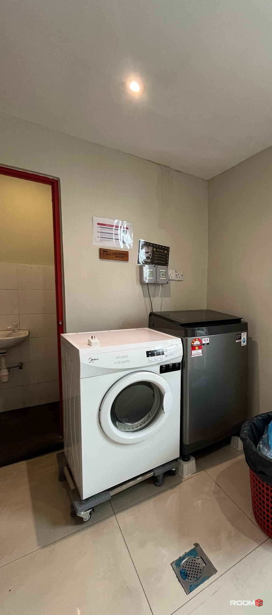 Kuchai Lama 🏠Ready Move-In 🏠 Master Room attached toilet +queenbed + AC