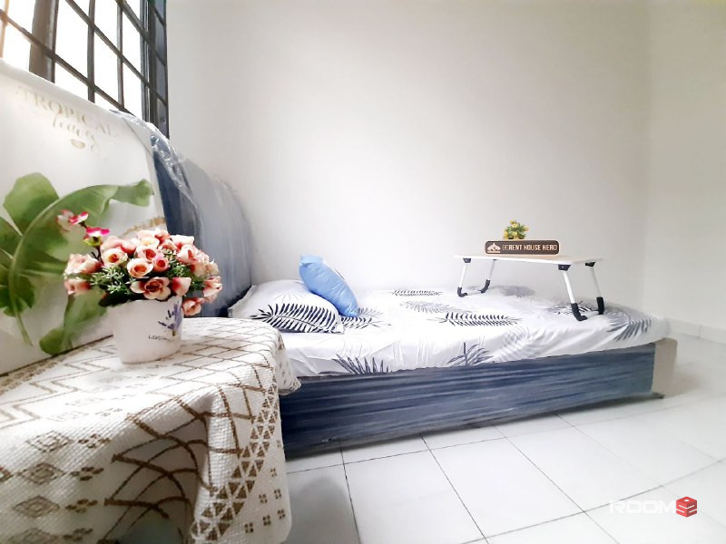 Single Room at Bangi, Selangor, Bilik Sewa Bangi [𝑭𝑶𝑹 𝑭𝑬𝑴𝑨𝑳𝑬 🔥, Free Utility ] Bdr Baru Bangi, UKM, Seksyen 3,