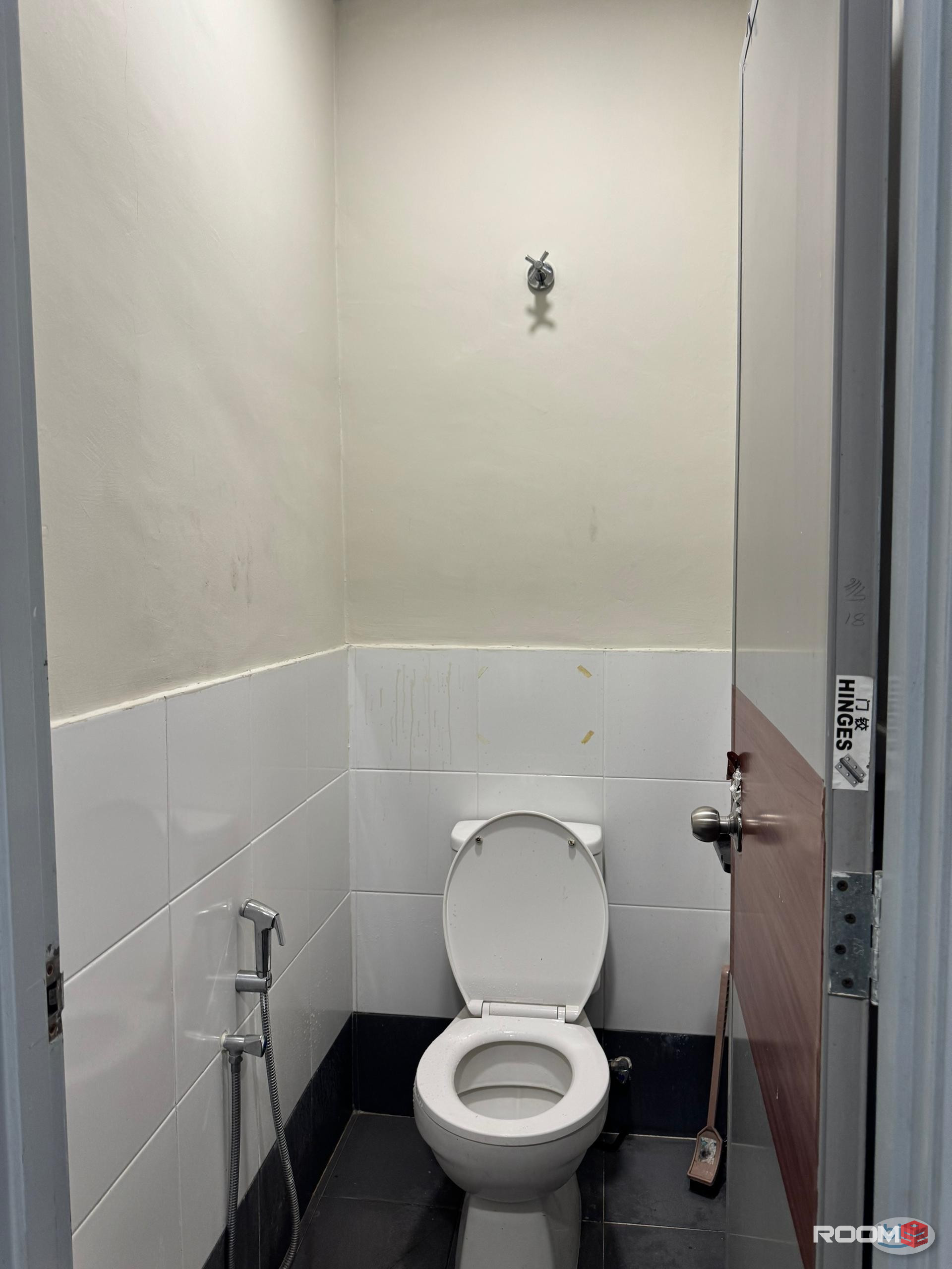 🏡 [JL Co-Living]  MIDDLE Rooms Available at USJ 21, UEP Subang Jaya 🌟 🚶‍♀️ 4 MINSWALK to Main Place Mall 🛍️✨ 📲 Book