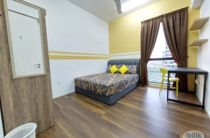 Middle Room at Pusat Bandar Puchong, Puchong