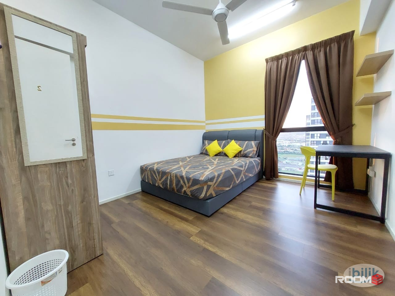 Middle Room at Pusat Bandar Puchong, Puchong