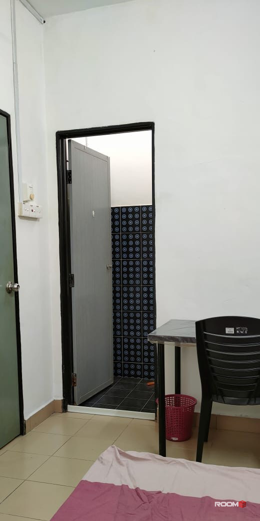 ❗️USJ2 Air cond room with attached bath posted by owner 💨