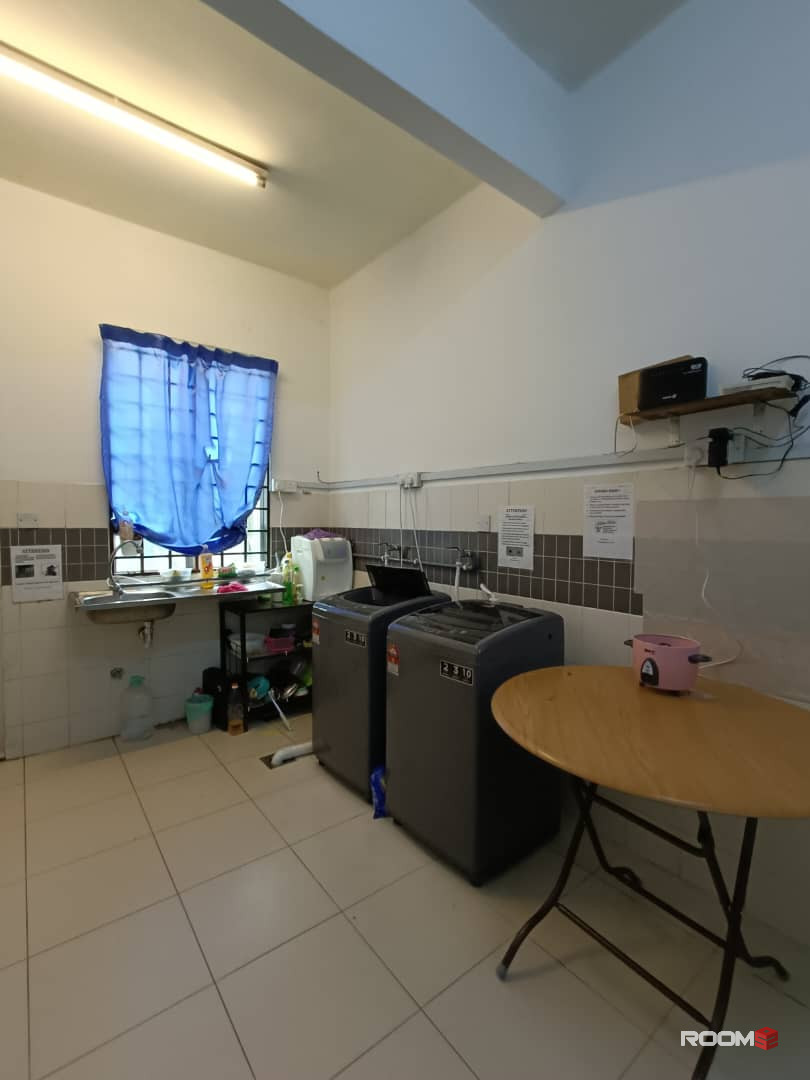 Female Unit Middle Room at Setia Alam , Klang HOTUNIT