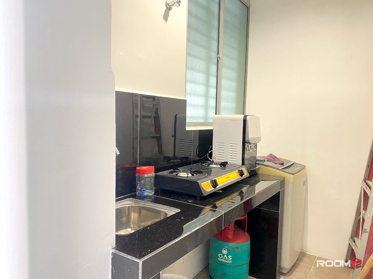 (Female Unit) 5Mins Walk to LRT Brand New Fully Furnished Room at Vista Wirajaya Taman Melati
