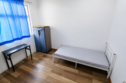 🏠 Medium Room @ Setia Alam 🌟 | 🚗 Near Lotus’s & Setia City Mall 🛒🛍️